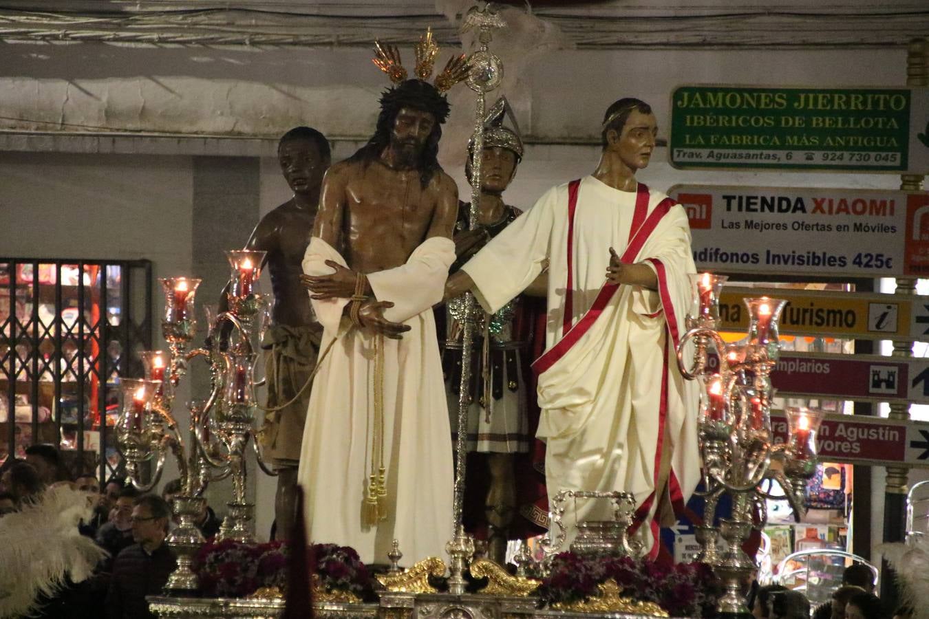El 'Ecce-Homo', obligado a regresar a su templo por la lluvia