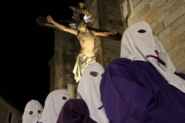 El Descendimiento y el Santo Sepulcro salen a escena en la Pasión placentina