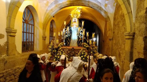 La lluvia apareció al final de las procesiones