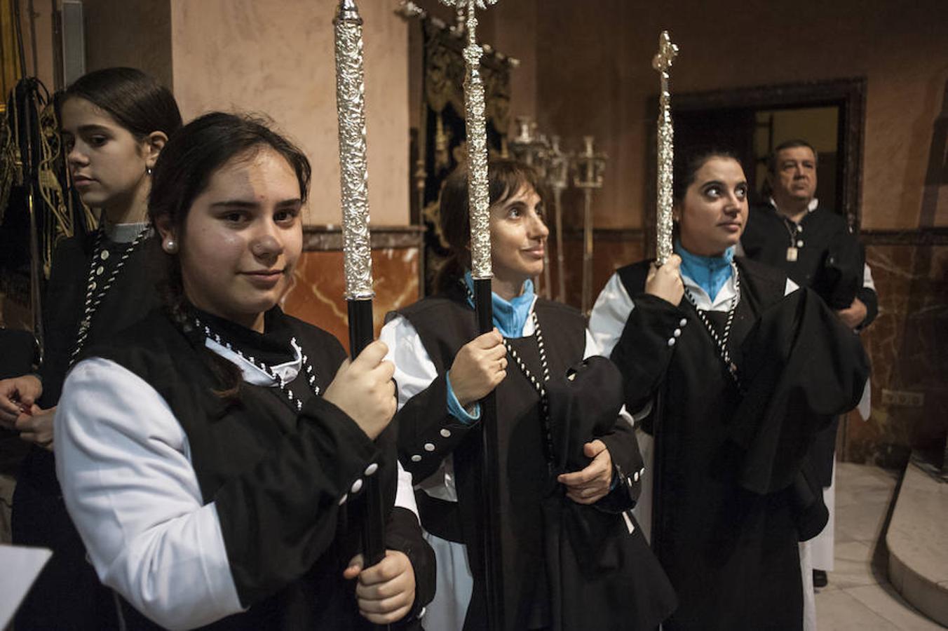 Viernes Santo en Badajoz: La Patrona no pudo desfilar al suspenderse la procesión del rosario