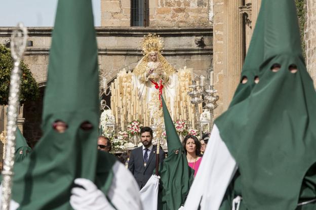 La Plaza Mayor de Plasencia se llenará para ver el encuentro entre Jesús de la Pasión y la Virgen del Rosario