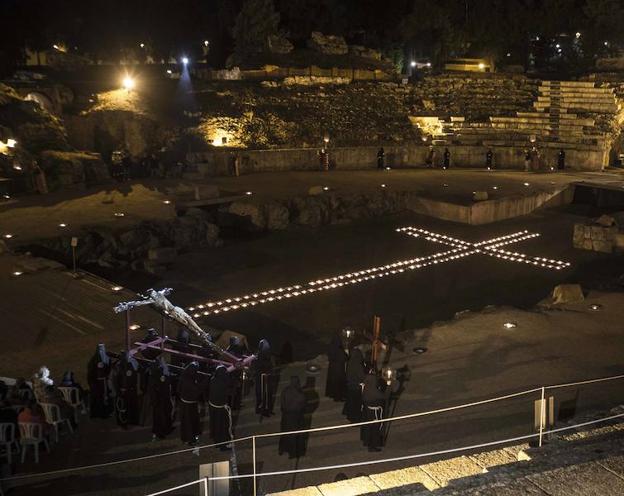 El Cristo de la O pisó la arena del Anfiteatro