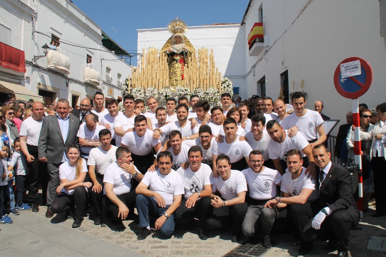 La procesión del Resucitado pone un gran broche a una Semana Santa trastocada por el mal tiempo