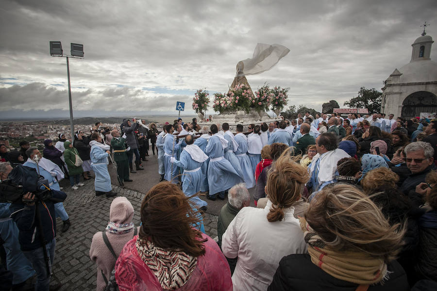 Procesión de bajada de la Virgen de la Montaña a Cáceres 2019