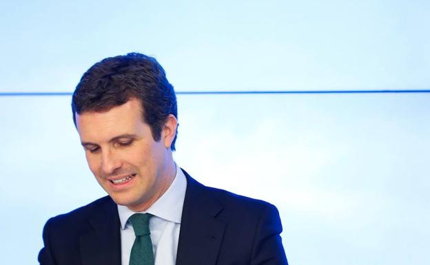 Casado acepta un viraje al centro para calmar el malestar del PP tras el revés electoral