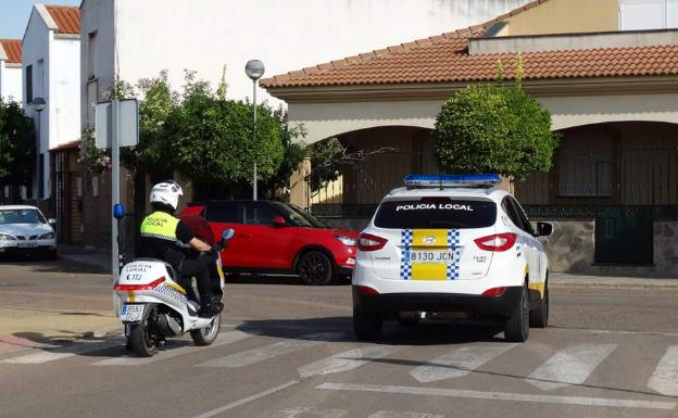 Dos detenidos en Talavera la Real por el robo de 35 ventanas en una promoción sin entregar