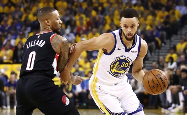 Curry da el primer golpe de los Warriors en la Final de la Conferencia Oeste
