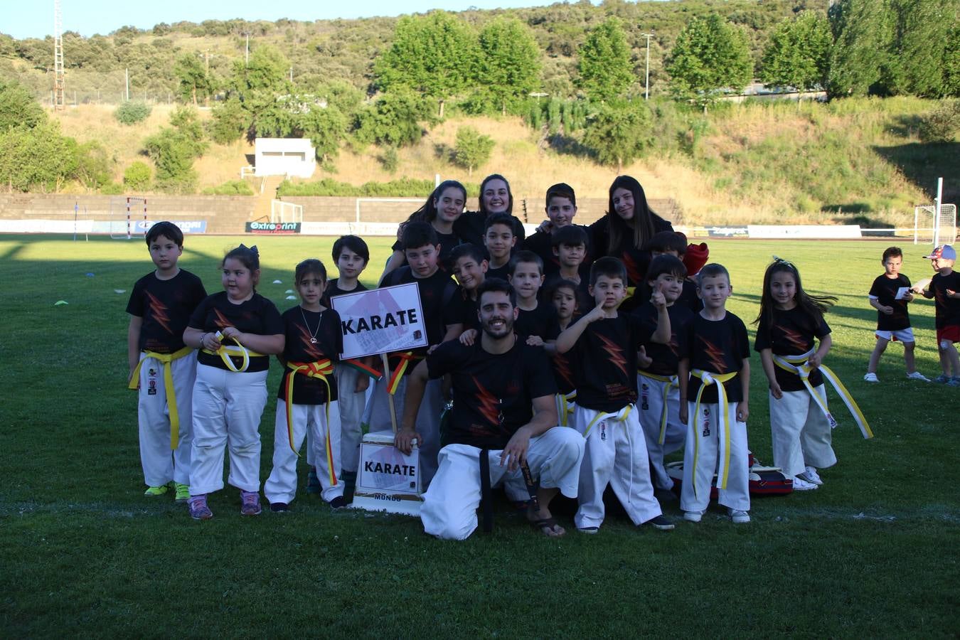 La Escuela Municipal de Deportes celebra su clausura del curso con la exhibición de más de 450 niños y niñas