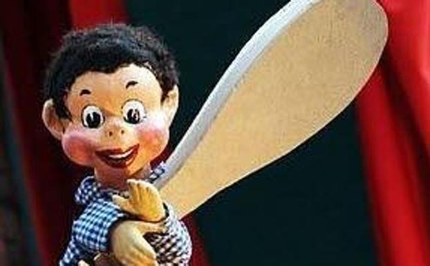 El paseo de Cánovas acoge un espectáculo de marionetas