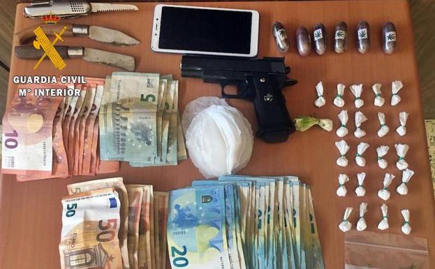 Detienen a un vecino de Fuenlabrada de los Montes por tráfico de drogas