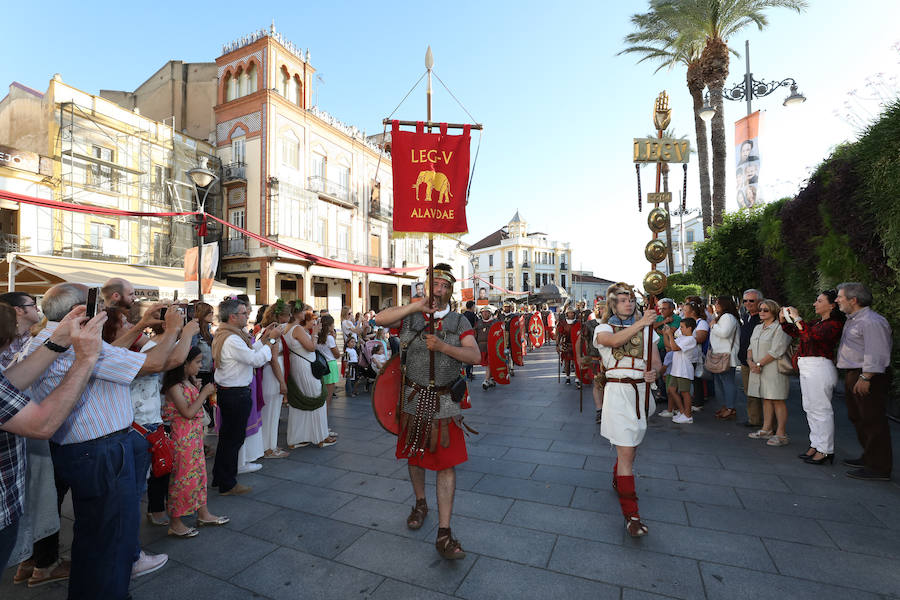 Emerita Lvdica: Desfile de entrada de las legiones romanas por el Puente Romano