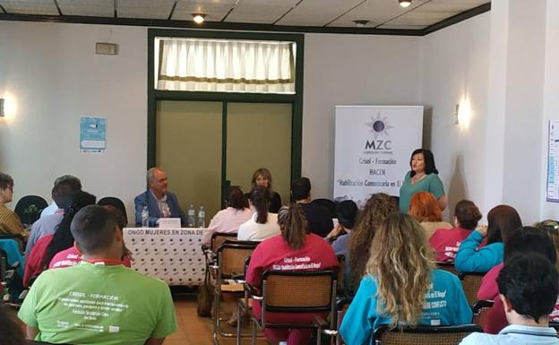 Apyme Vegas Altas La Serena realiza un networking en el que colabora con una oenegé