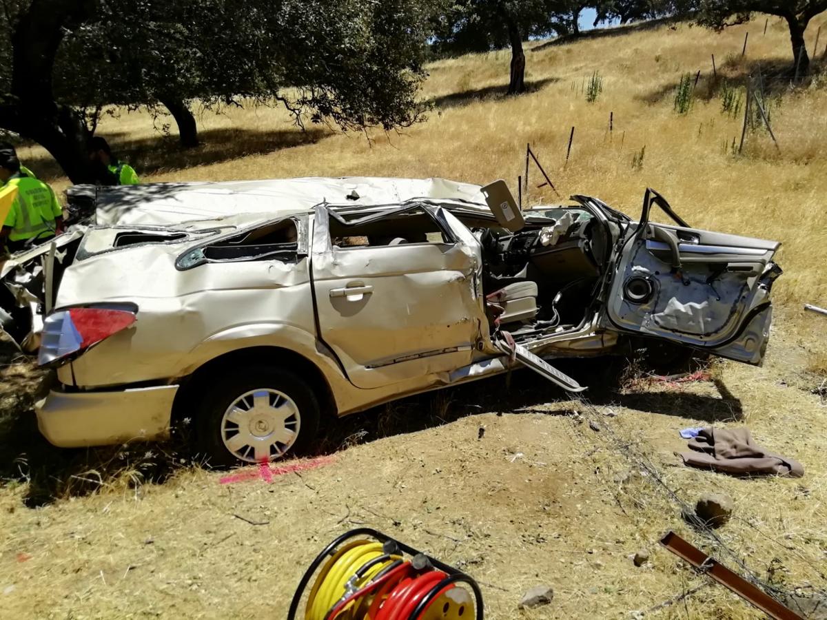 Una mujer resulta herida crítica en una salida de vía cerca de Monesterio