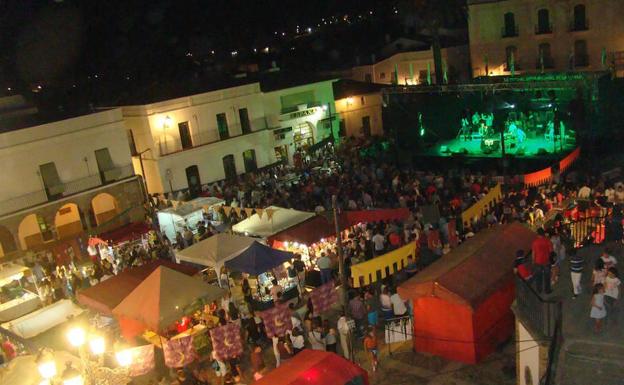 El Paseo de la Constitución de Fregenal acogerá una edición más el «Mercado Etnográfico»