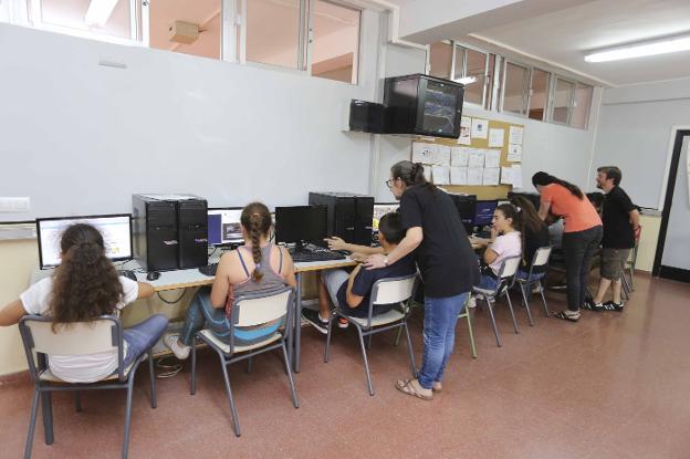 El colegio Antonio Machado consigue una media de asistencia a clase del 79%