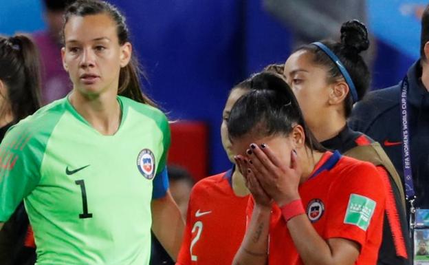 Un penalti fallado deja a Chile sin octavos