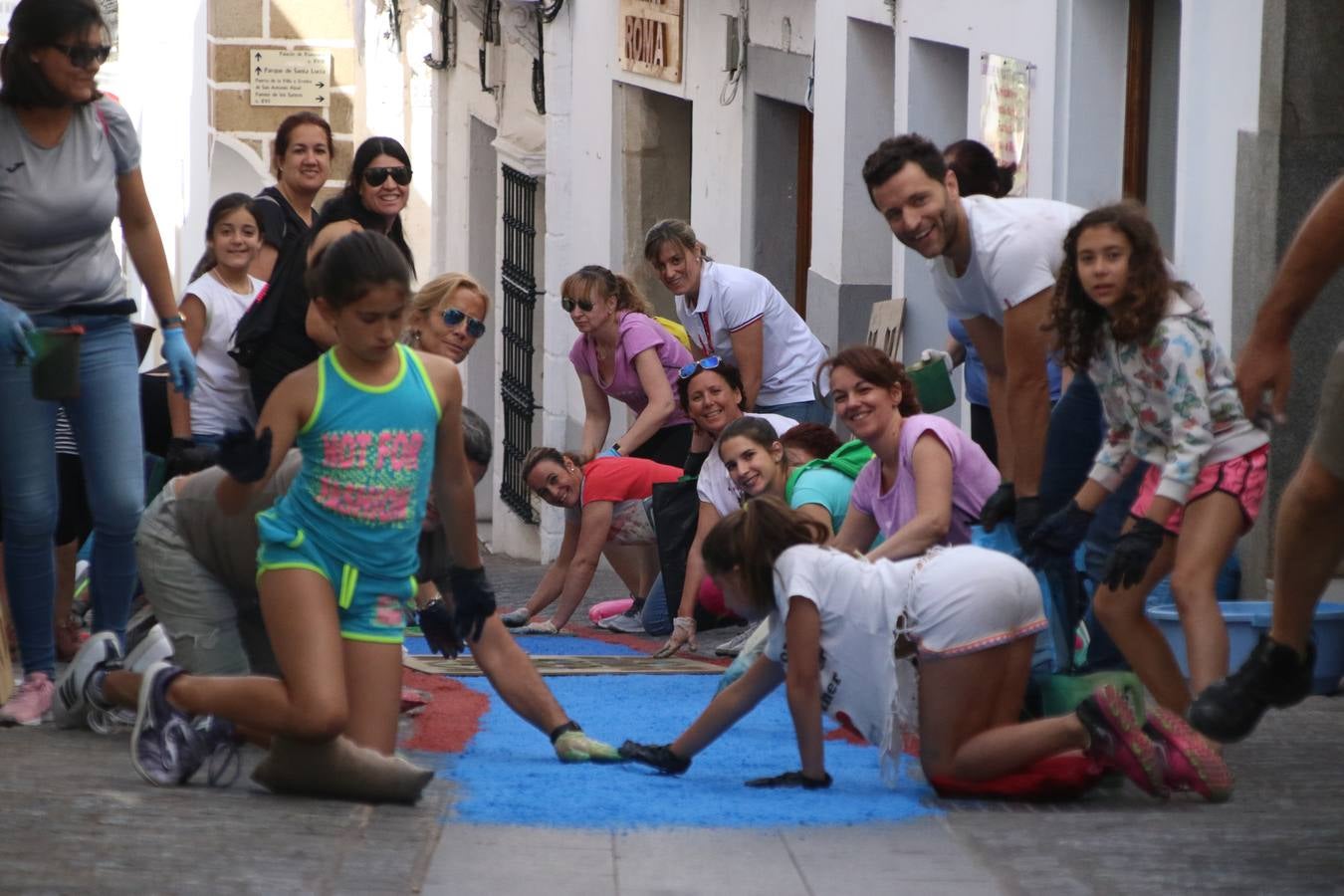 Alfombras de sal adornan las calles de Jerez con motivo de la festividad del Corpus Christi
