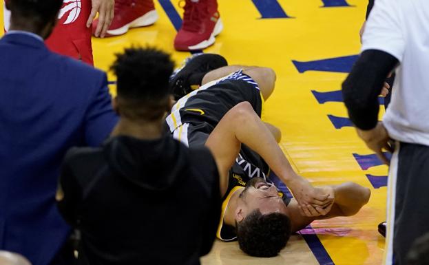 Klay Thompson operado con éxito de su rodilla izquierda