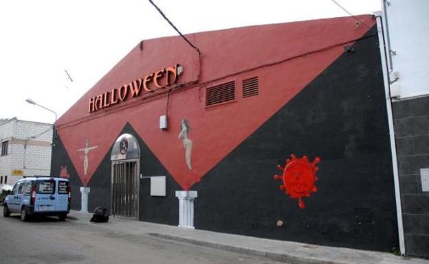 La Fiscalía pide dos años de prisión para los acusados de no dar de alta a 13 chicas de alterne del Club Halloween