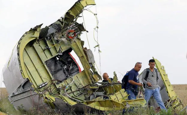 Los familiares de las víctimas del avión malasio derribado hace cinco años en Ucrania exigien justicia