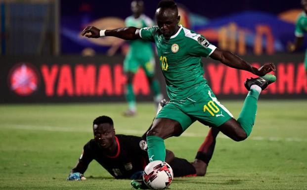 La Copa de África impulsa a Mané en la pugna por el Balón de Oro