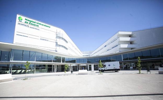 El Hospital Universitario de Cáceres incorpora la radioterapia intraoperatoria para tratar el cáncer