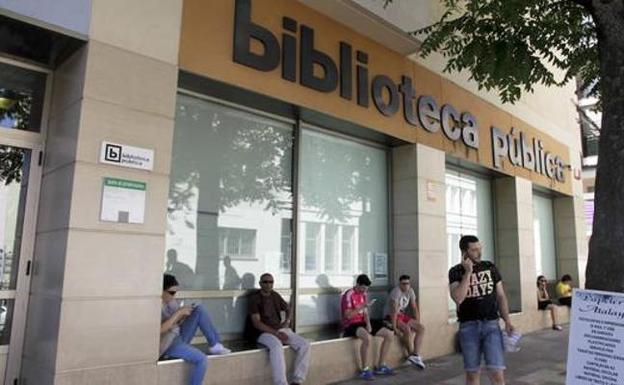 Nueva sesión de cuentacuentos en la biblioteca pública de Cáceres