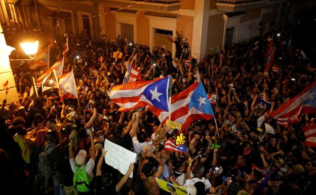 Las protestas populares fuerzan el cambio de gobierno en Puerto Rico