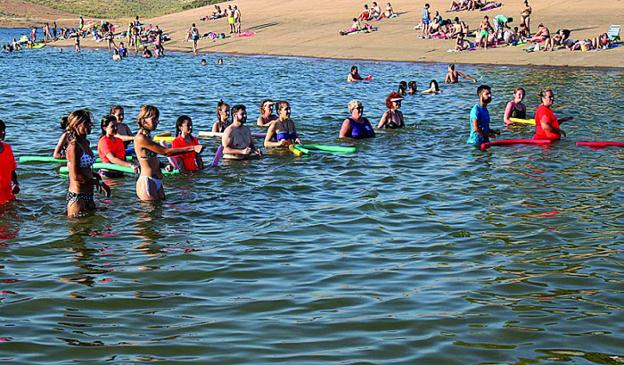 Un millar de asistentes celebran el Día de la Juventud en Peloche