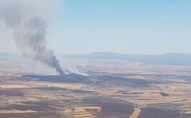 Estabilizado el incendio forestal de Calzadilla de los Barros