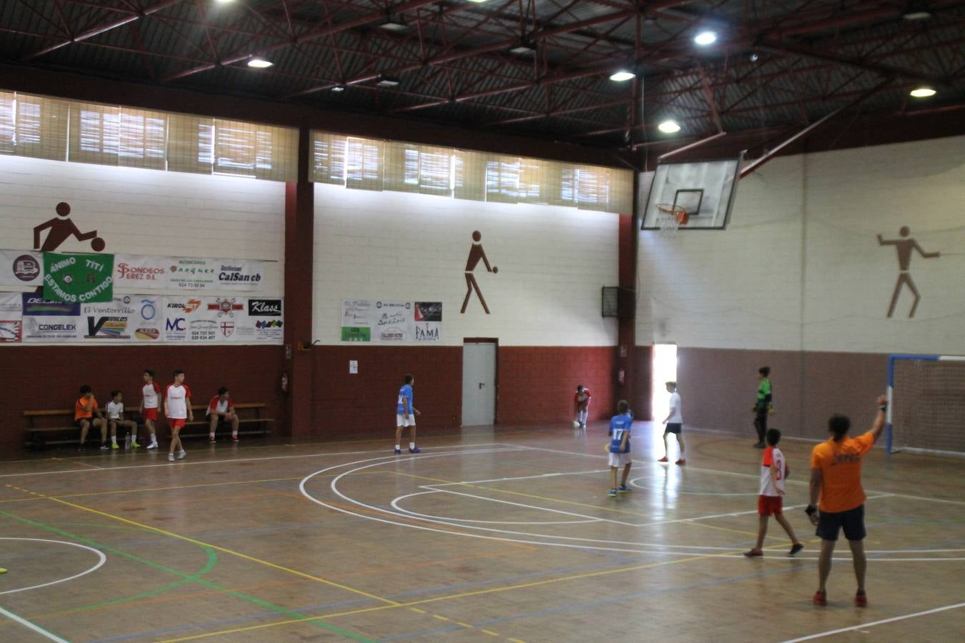 Deportividad y buen ambiente en el Torneo de Fútbol sala de las categorías inferiores