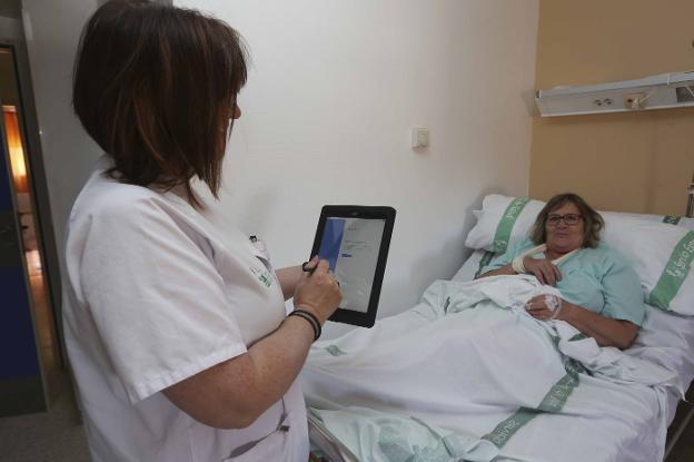 El SES compra 385 tablets para facilitar a los médicos el control de los pacientes hospitalizados