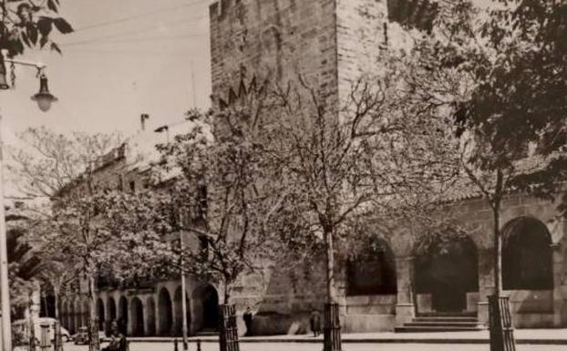 Exposición sobre la Plaza Mayor en el Palacio de la Isla