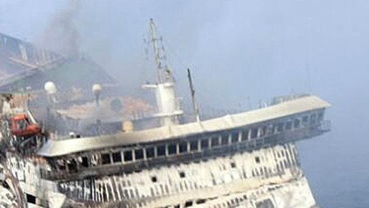 Al menos tres muertos y 69 desaparecidos tras incendiarse un ferry en Filipinas