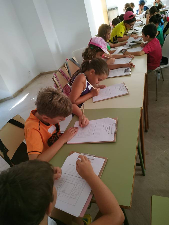 Los más pequeños conocen el patrimonio arqueológico de Jerez a través del V Campamento Turístico