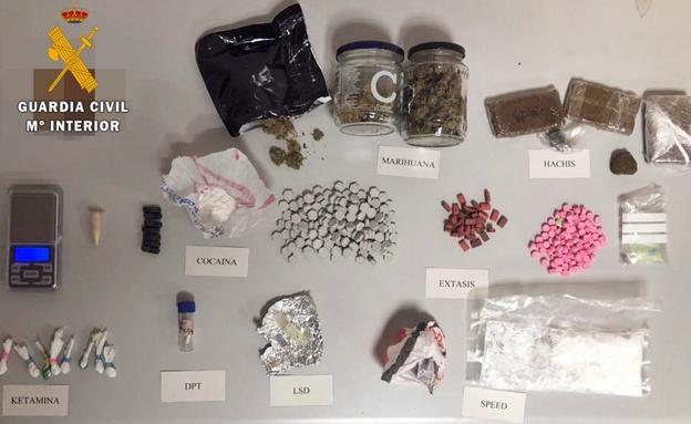 Detenidos cuatro encargados del montaje de un festival en La Codosera que pretendían vender droga durante el evento