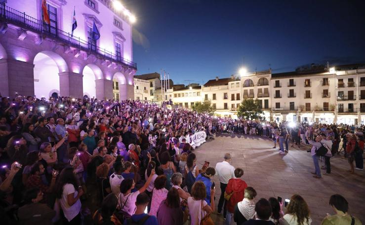 Extremadura respalda la protesta contra la violencia machista