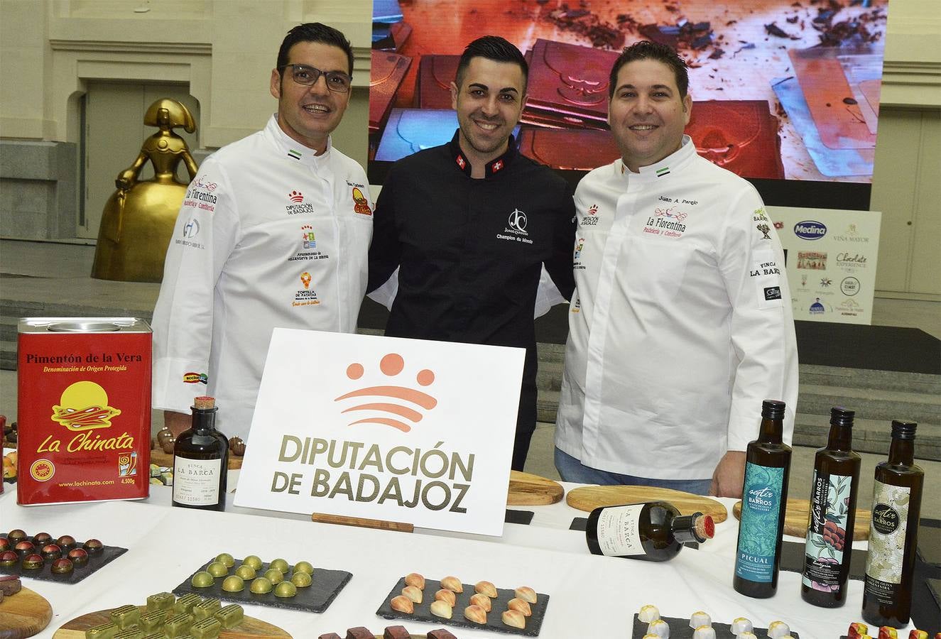 Juan Antonio Parejo y Tomás Carbonero, embajadores de los excelentes productos extremeños en el Salón Internacional del Chocolate de Madrid