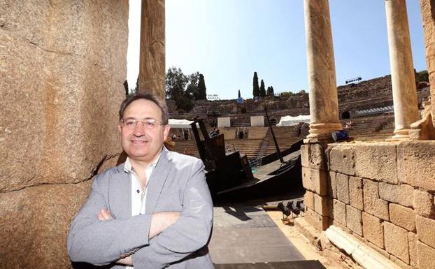 La prórroga a Cimarro se hace para que el Festival de Mérida no se resienta, dice Vara