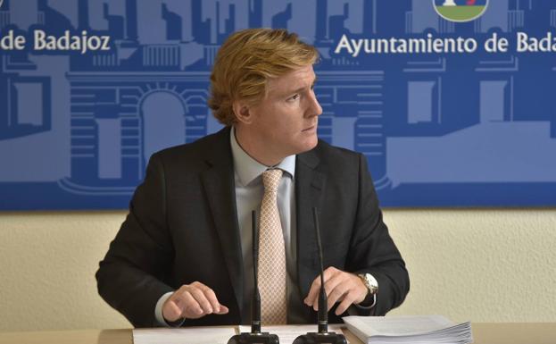 Gragera dice que no está satisfecho con los cien primeros días de gobierno en Badajoz