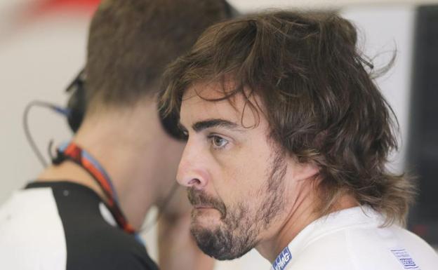 Alonso, en el 'top 10' en su día más largo como piloto de raids