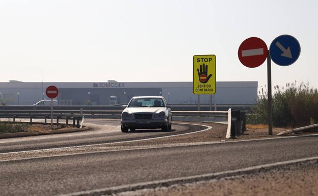 Llega a Extremadura una nueva señal para evitar circular en sentido contrario en autovía