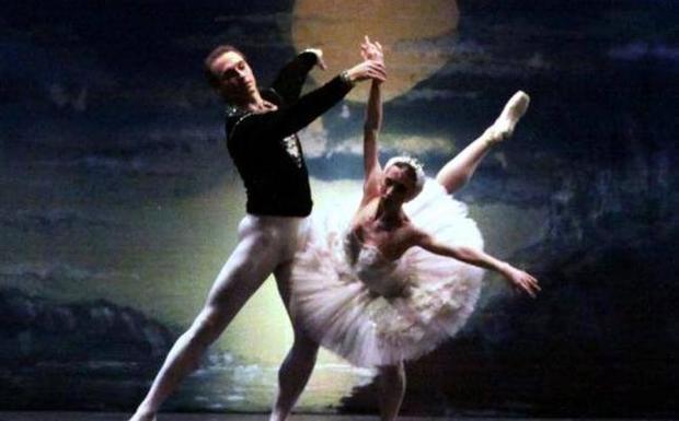 El Ballet Nacional Ruso pone en escena 'El lago de los cisnes'