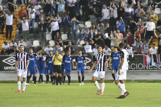 César Morgado deja el derbi en tablas