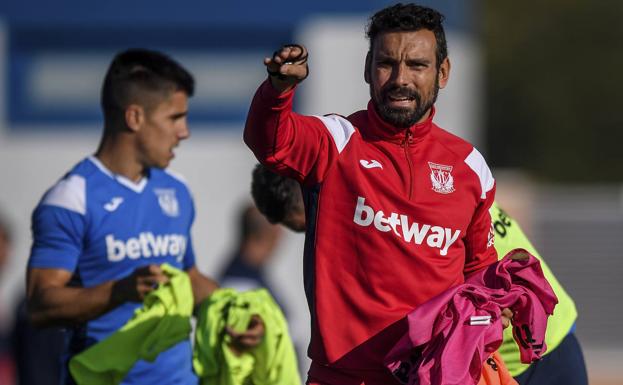 Un llerenense en el banquillo del Bernabéu