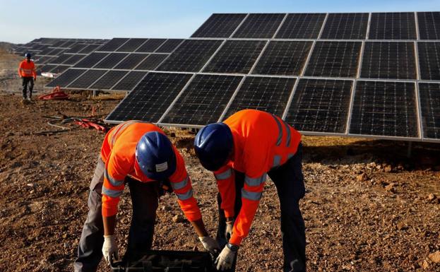 Las renovables atraen a 8.500 personas que trabajaban en el campo extremeño
