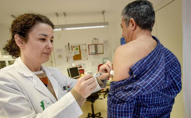 Solo el 24% de los profesionales sanitarios se vacunan contra la gripe