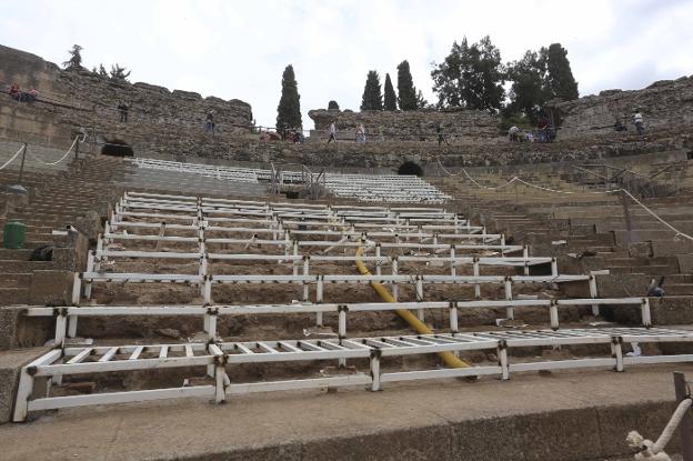 El Consorcio reanuda los trabajos para mejorar el graderío del Teatro Romano de Mérida