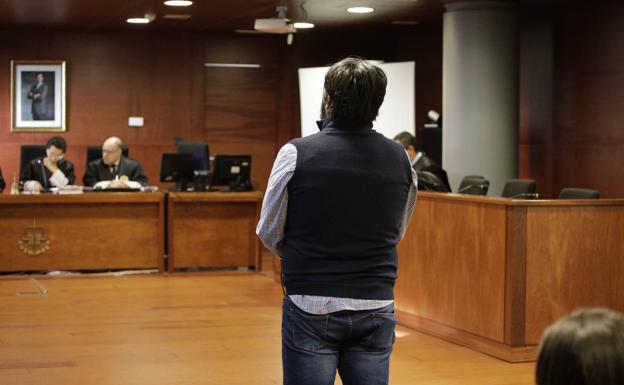 Dos años de prisión y multa de 266.000 euros al antiguo gerente del matadero de Cáceres