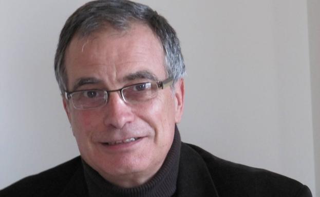 El historiador y politólogo Arnaud Imatz ofrece una conferencia en Aula HOY